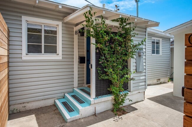 property at 208 S Voluntario St