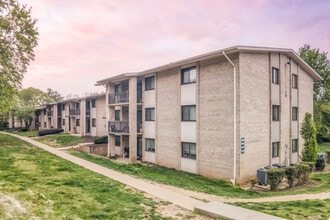 South Port in Alexandria, VA - Building Photo - Building Photo