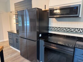 2279 W Wellman Pl in Oak Harbor, WA - Building Photo - Building Photo