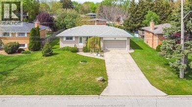 890 Wallace Ave in Windsor, ON - Building Photo - Building Photo