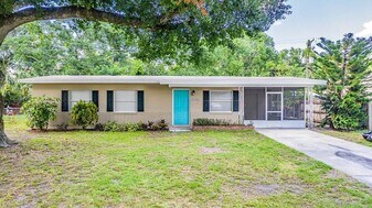 6514 Travis Blvd in Tampa, FL - Building Photo
