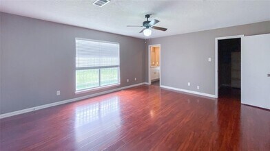 9619 Sharpcrest St in Houston, TX - Building Photo - Building Photo