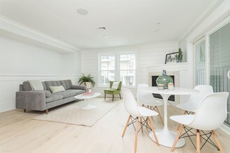 150 Athens St-Unit -# 5 in Boston, MA - Building Photo - Building Photo