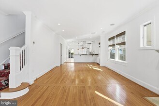 5149 MacArthur Blvd NW in Washington, DC - Building Photo - Building Photo