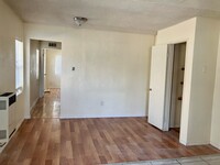 1068 W 5th St, Unit 4 in San Bernardino, CA - Building Photo - Building Photo