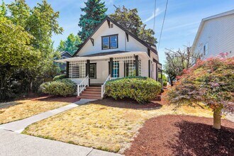 2160 Trade St SE in Salem, OR - Building Photo - Building Photo