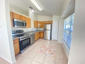 3 Bedroom / 2 Bath Home in Winter Springs ! in Winter Springs, FL - Building Photo - Building Photo