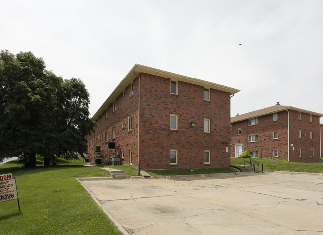 7303 DECATUR St in Omaha, NE - Foto de edificio - Building Photo