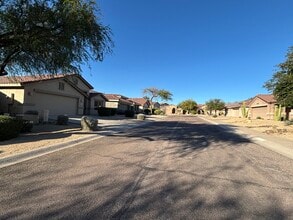15742 N 102nd St in Scottsdale, AZ - Foto de edificio - Building Photo