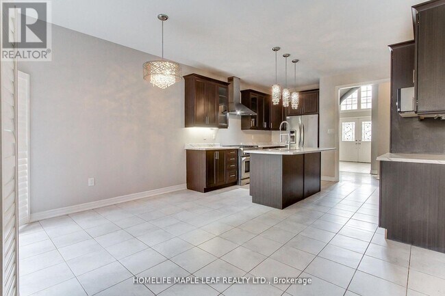 2180 Dawson Cres in Innisfil, ON - Building Photo - Building Photo