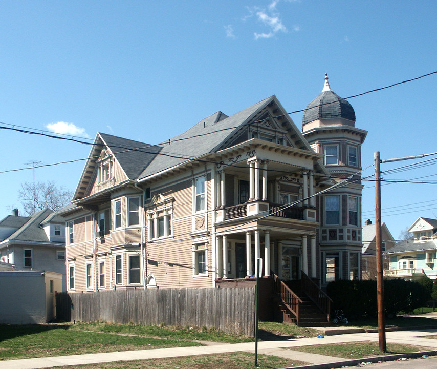 280 Winthrop Ave in New Haven, CT - Building Photo