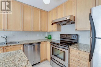 78 Carr St in Toronto, ON - Building Photo - Building Photo