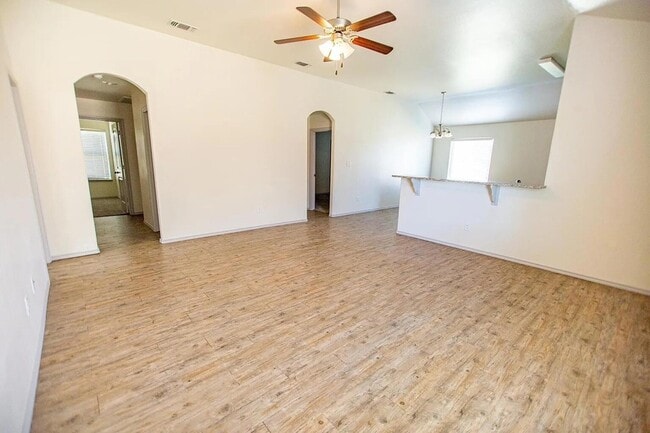 1406 Kingston St in Wolfforth, TX - Foto de edificio - Building Photo