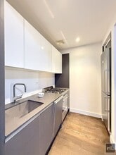NO fee 1 bed 2 bath with laundry in unit - in New York, NY - Building Photo - Building Photo