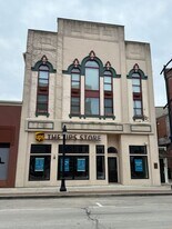 135 E Prairie Ave in Decatur, IL - Building Photo