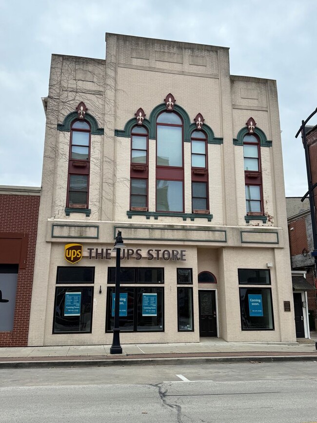 property at 135 E Prairie Ave