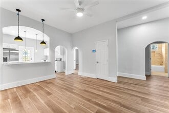 1066 White Oak Ave SW in Atlanta, GA - Building Photo - Building Photo