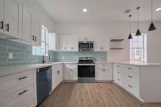 1014 13th St in Galveston, TX - Foto de edificio - Building Photo