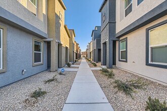 4859 Wine Rdg Ave in Las Vegas, NV - Building Photo - Building Photo