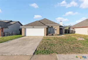 2505 Armadillo Dr in Killeen, TX - Building Photo