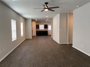 194 Heritage Ml Trl in Elgin, TX - Building Photo - Building Photo