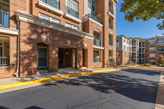 Saintbury Plaza Condominium in Fairfax, VA - Building Photo - Building Photo