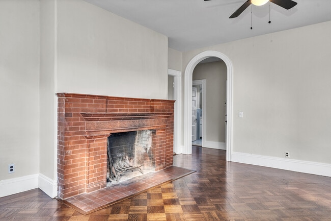 171 Norwood Ave in Cranston, RI - Foto de edificio - Building Photo