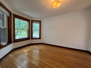 1438 N Kedzie Ave in Chicago, IL - Building Photo - Building Photo