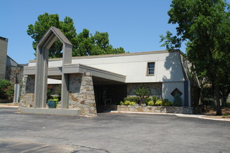 Six Thousand Penn in Oklahoma City, OK - Foto de edificio - Building Photo