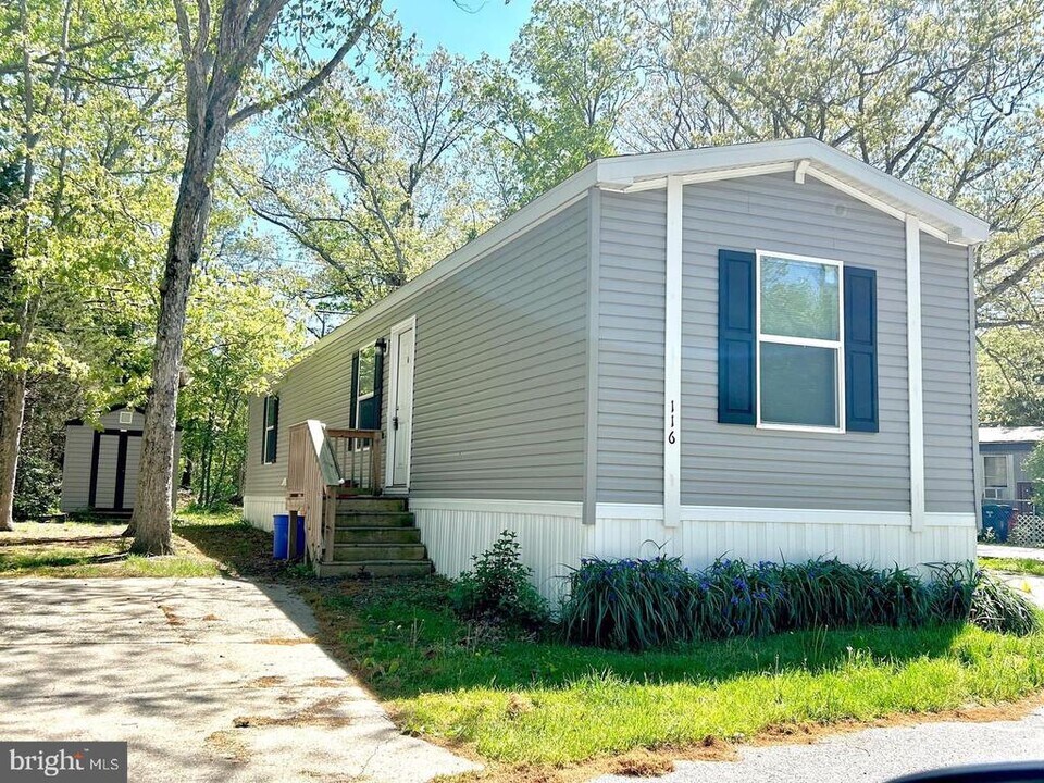2501 Tilton Rd in Egg Harbor Township, NJ - Building Photo