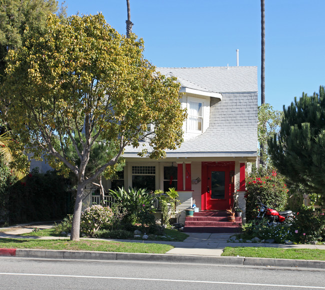 1235 17th St in Santa Monica, CA - Building Photo - Building Photo