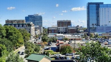 434 Clinton Pl, Unit #604 in River Forest, IL - Foto de edificio - Building Photo