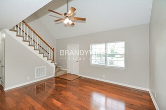 241 E Morris Dr in Gallatin, TN - Building Photo - Building Photo