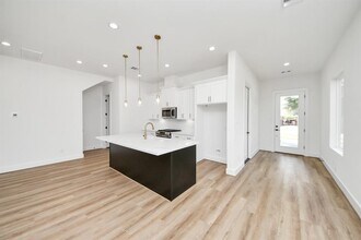 107 Frawley St in Houston, TX - Building Photo - Building Photo