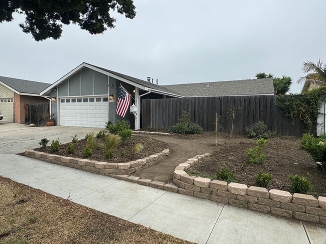 10289 Darling Rd in Ventura, CA - Building Photo - Building Photo