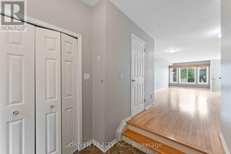 270 Berrigan Dr in Ottawa, ON - Building Photo - Building Photo