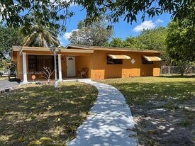 1536 NW 15th Ave in Fort Lauderdale, FL - Building Photo