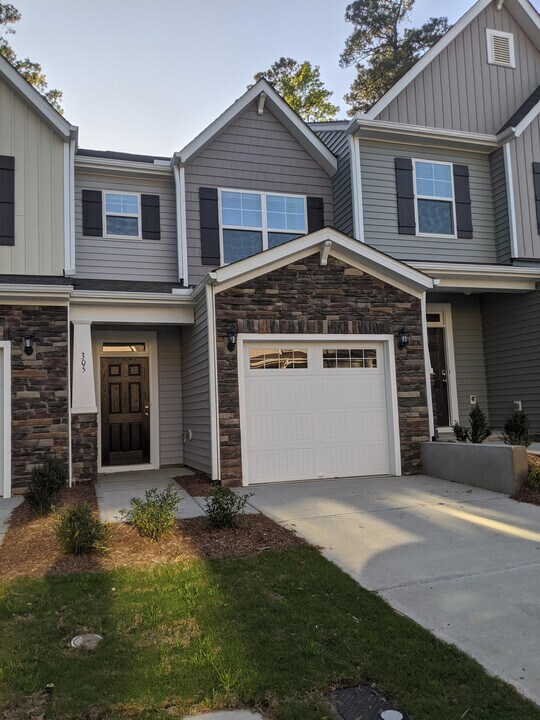 305 Lionel St in Durham, NC - Building Photo