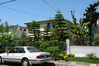 1233 N Ardmore Ave in Los Angeles, CA - Foto de edificio - Building Photo