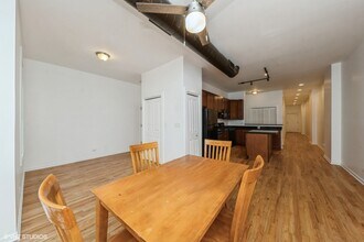 1333 W Taylor St in Chicago, IL - Building Photo - Building Photo