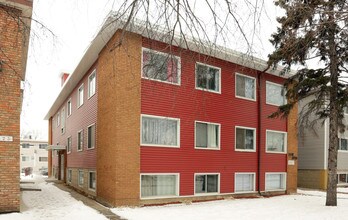 Kalla Place in Edmonton, AB - Building Photo - Building Photo