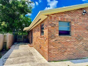 6137 Pierce St in Hollywood, FL - Building Photo - Building Photo