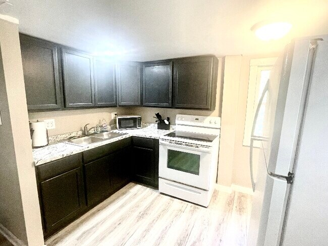 1021 Keokuk St in Hamilton, IL - Foto de edificio - Building Photo