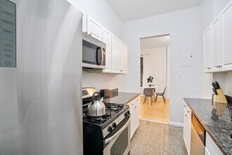 301 Saint Nicholas in New York, NY - Building Photo - Building Photo
