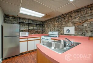 867 Rosedale Rd NE in Atlanta, GA - Building Photo