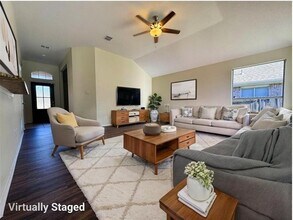 1020 Bonanza Dr in Arlington, TX - Building Photo - Building Photo