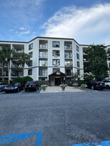 10 Lemoyne Ave in Hilton Head Island, SC - Building Photo