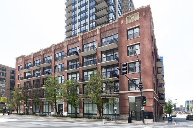 property at 210 S Desplaines St