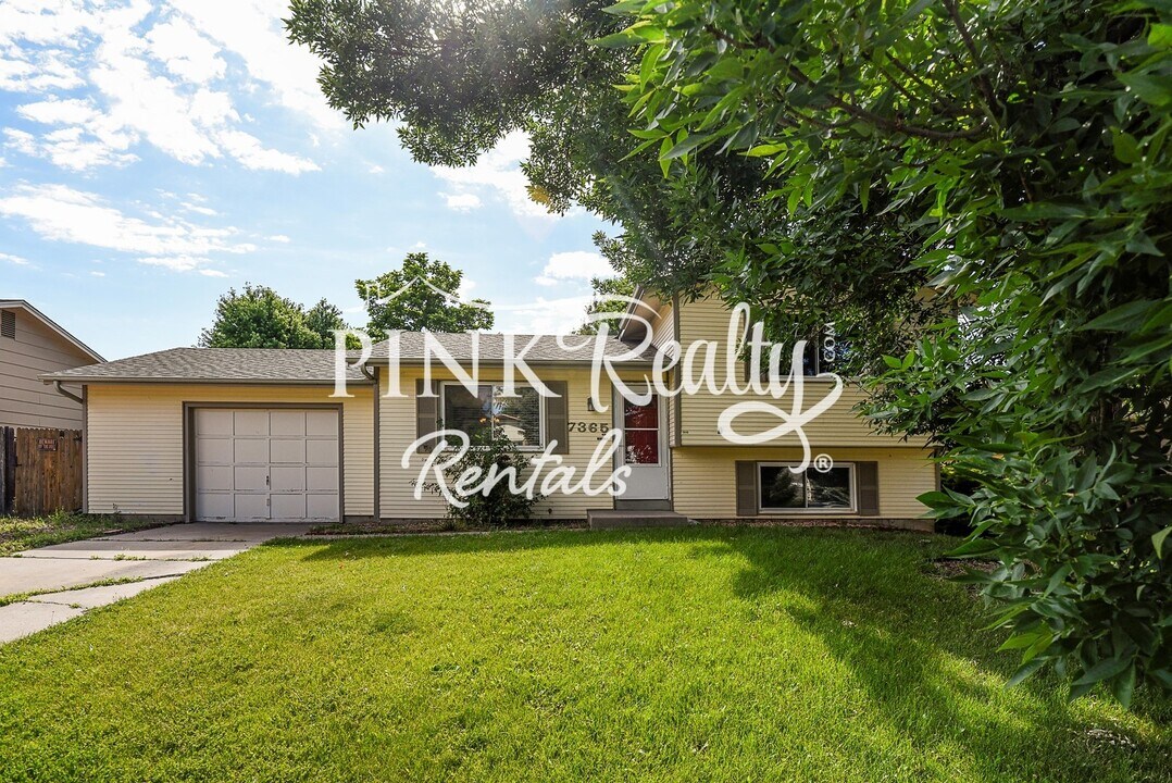 7365 Woodstock St in Colorado Springs, CO - Building Photo