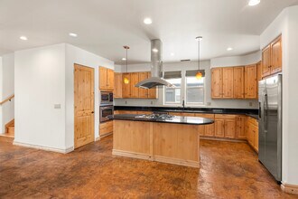 211 Juniper Ct in Basalt, CO - Building Photo - Building Photo